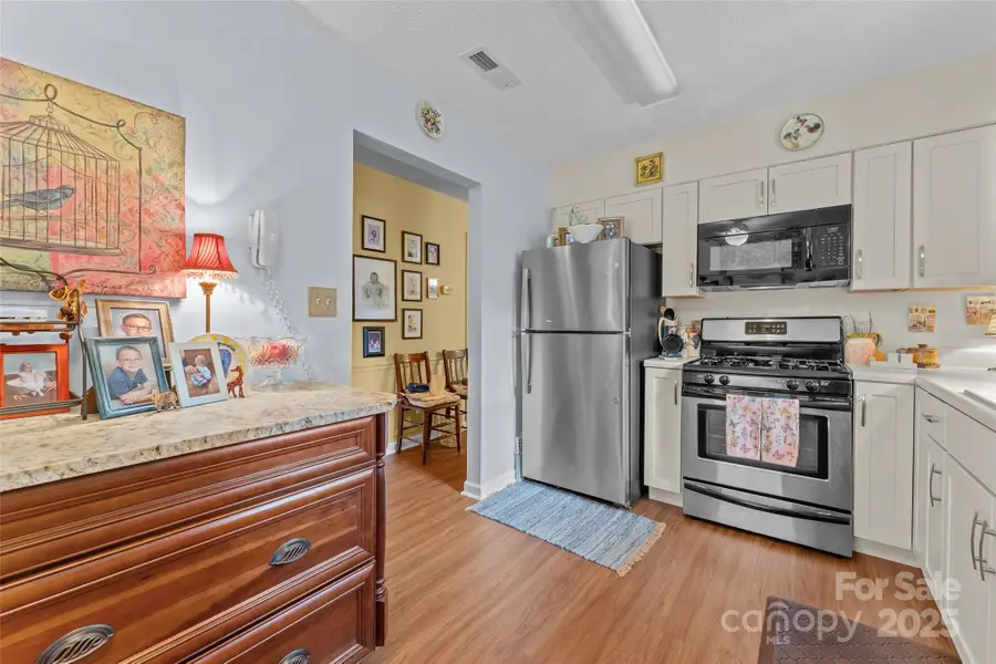 106 Abbey Circle, Asheville, NC 28805 - Image #3
