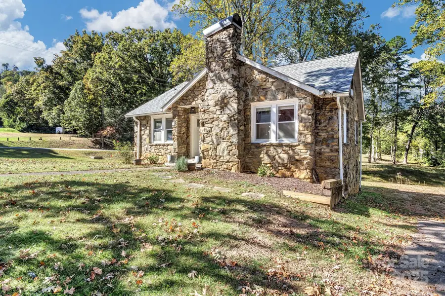 14 Mineral Springs Road, Asheville, NC 28805 - Image #3