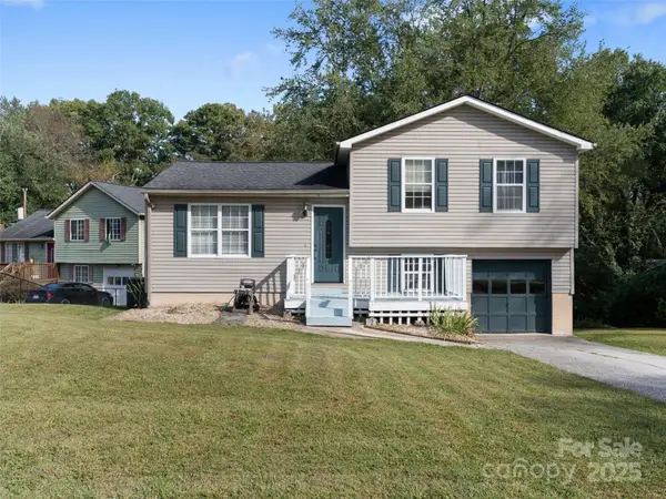 227 Bradshaw Avenue, Hendersonville, NC 28792