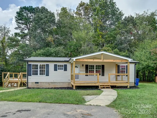 37 Motts Drive, Candler, NC 28715