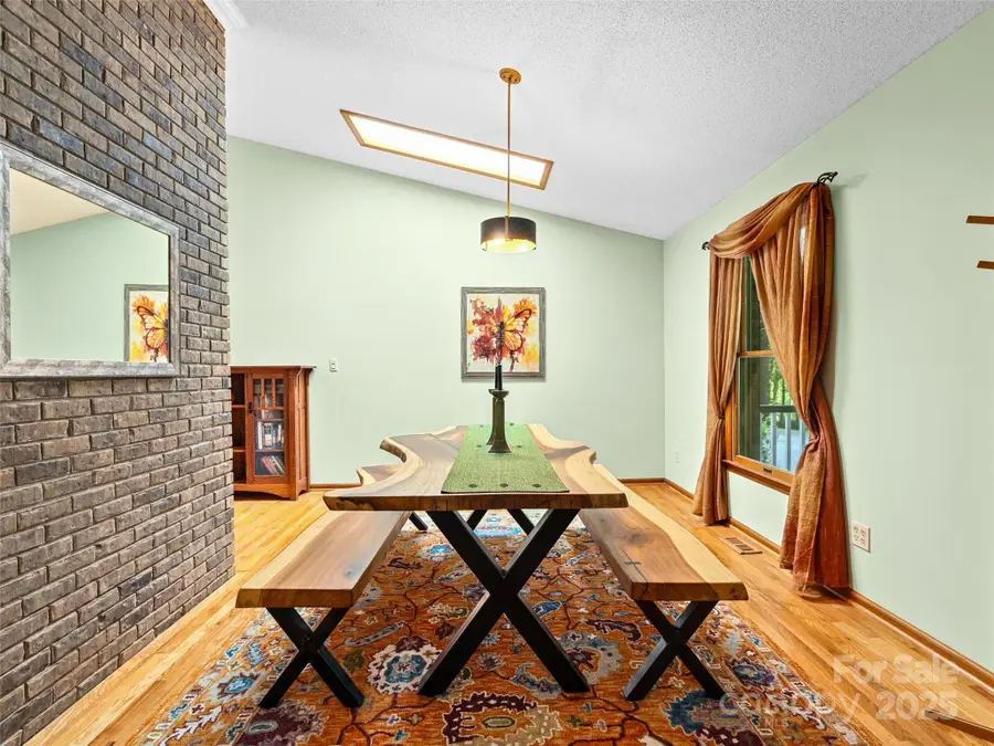 331 Thomas Road, Hendersonville, NC 28739 - Image #2