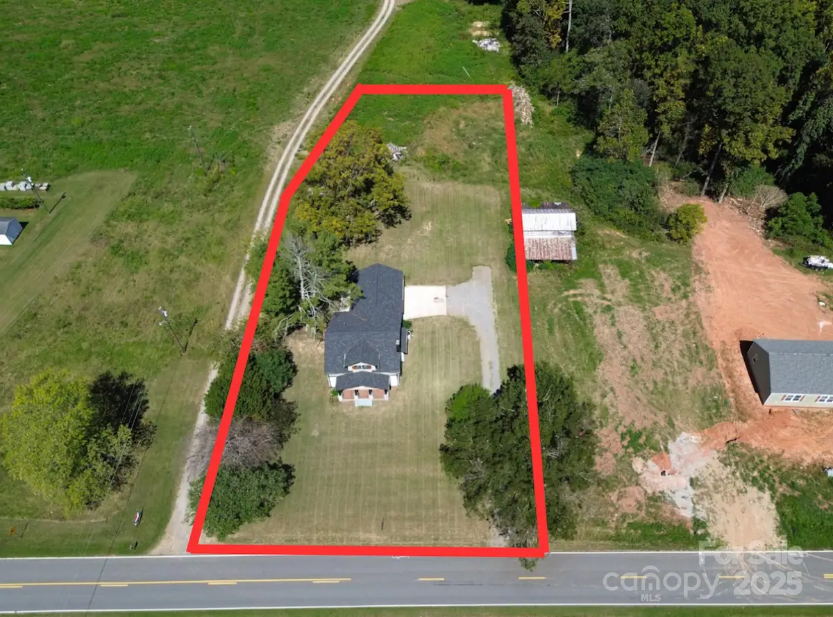 1826 N Oak Ridge Church Road, Yadkinville, NC 27055 - Image #1