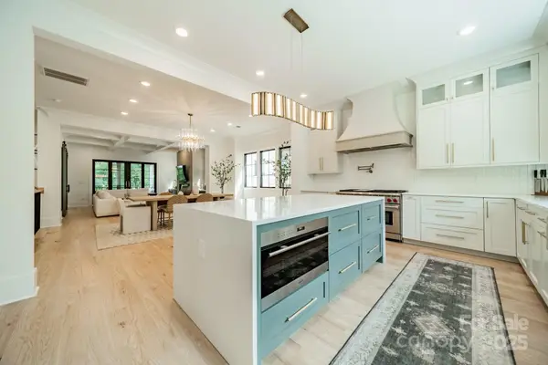 6121 Berryhill Towns Drive, Charlotte, NC 28270