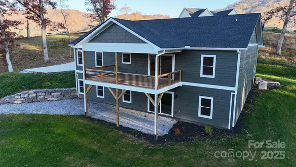 33 Gracie Rose Street, Clyde, NC 28785