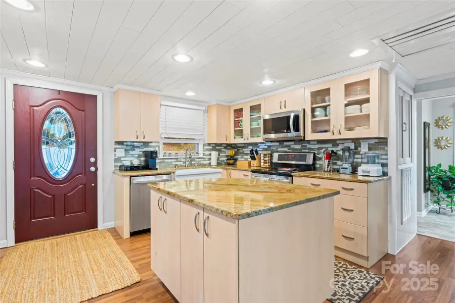 3733 Fox Valley Road, Charlotte, NC 28278 - Image #2