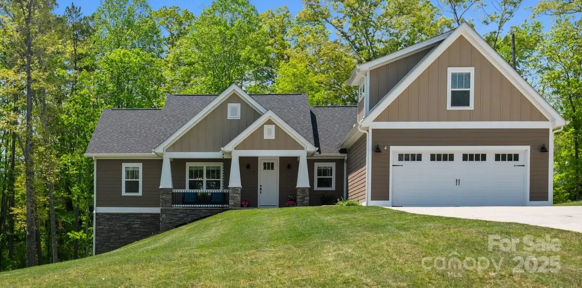 7 Grizzly Drive, Leicester, NC 28748 - Image #1