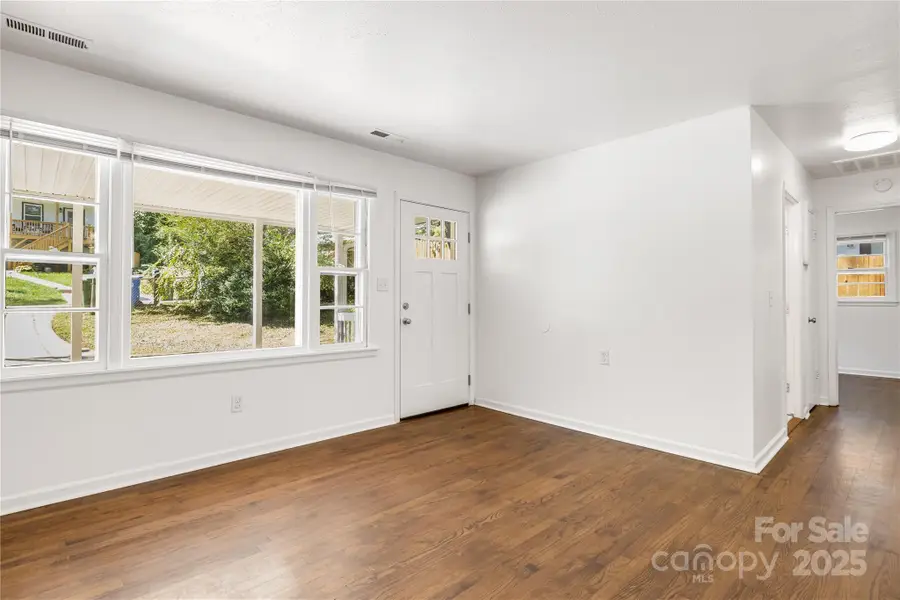 127 Shadowlawn Drive, Asheville, NC 28806 - Image #3