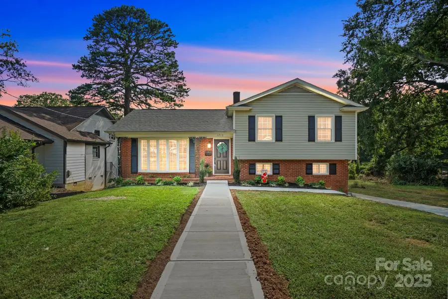 1715 Washington Avenue, Charlotte, NC 28216 - Image #2