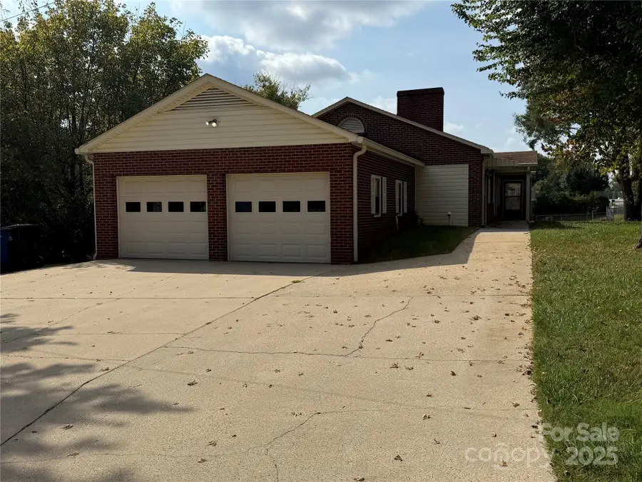 3532 16th Street Ne, Hickory, NC 28601 - Image #2