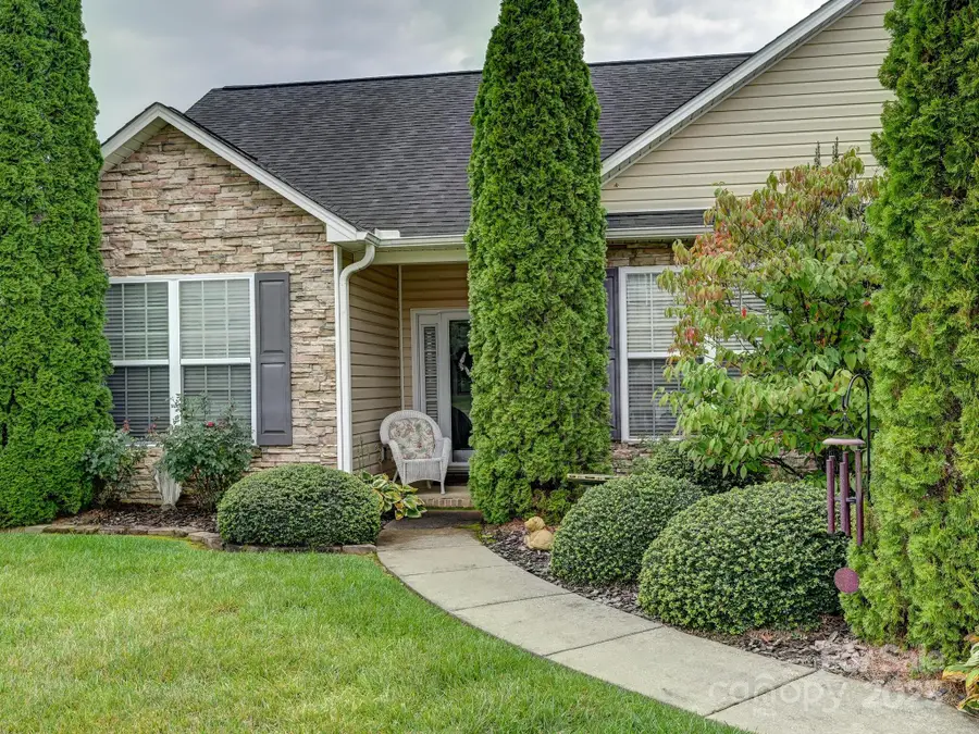 19 Pamlico Road, Fletcher, NC 28732 - Image #3