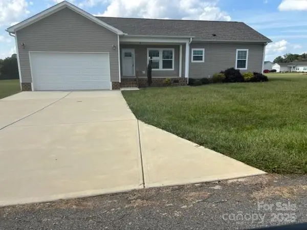 136 Burleson Pointe, Woodleaf, NC 27054