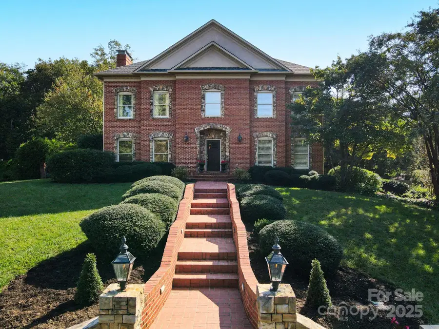 3630 8th Street Place Nw, Hickory, NC 28601 - Image #2