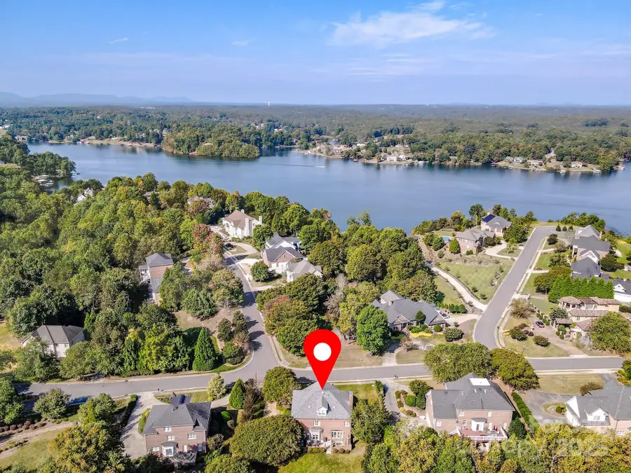 3630 8th Street Place Nw, Hickory, NC 28601 - Image #3