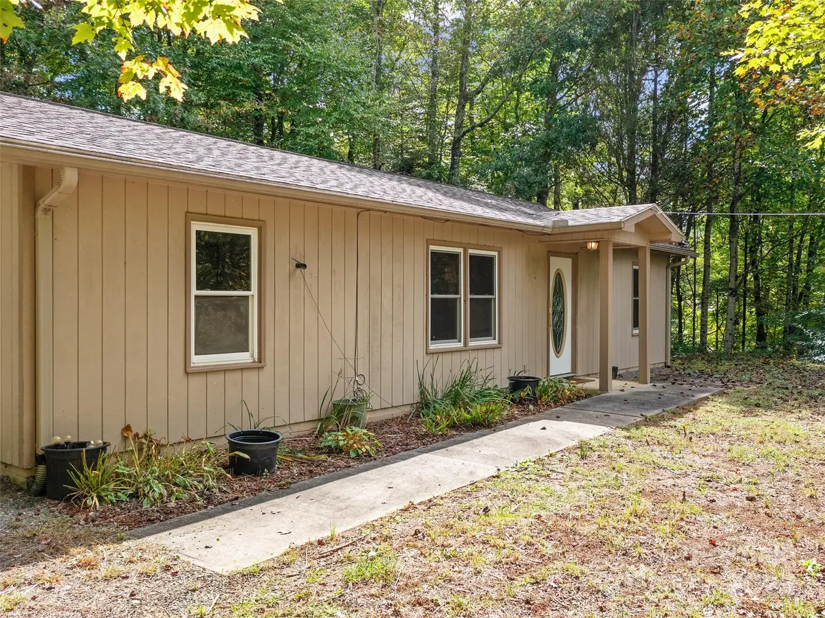 158 Dover Lane, Spruce Pine, NC 28777 - Image #1