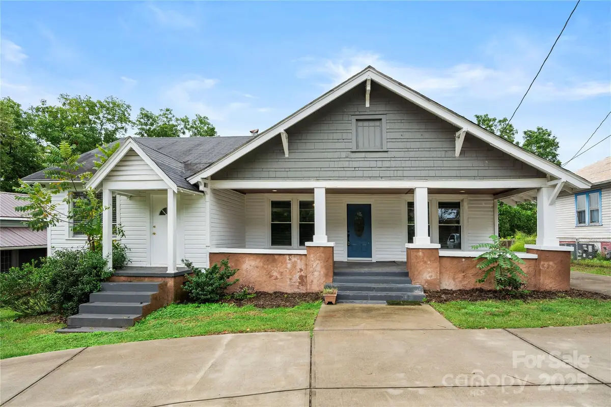 215 W D Street, Newton, NC 28658 - Image #1