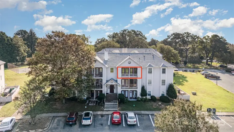 6165 Meadow Rose Lane, Charlotte, NC 28215 - Image #2