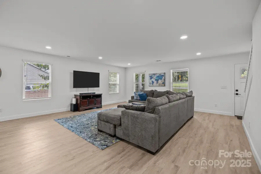 1100 Jenkins Drive, Charlotte, NC 28212 - Image #2