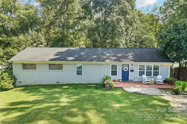 3734 Dunwoody Drive, Charlotte, NC 28215