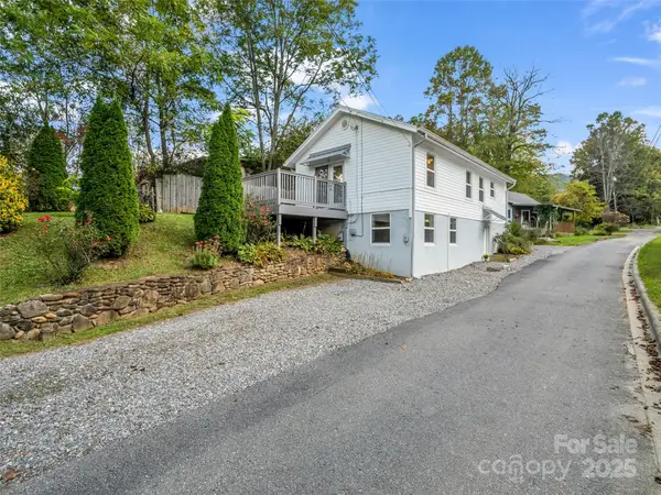 6 Beech Street, Black Mountain, NC 28711