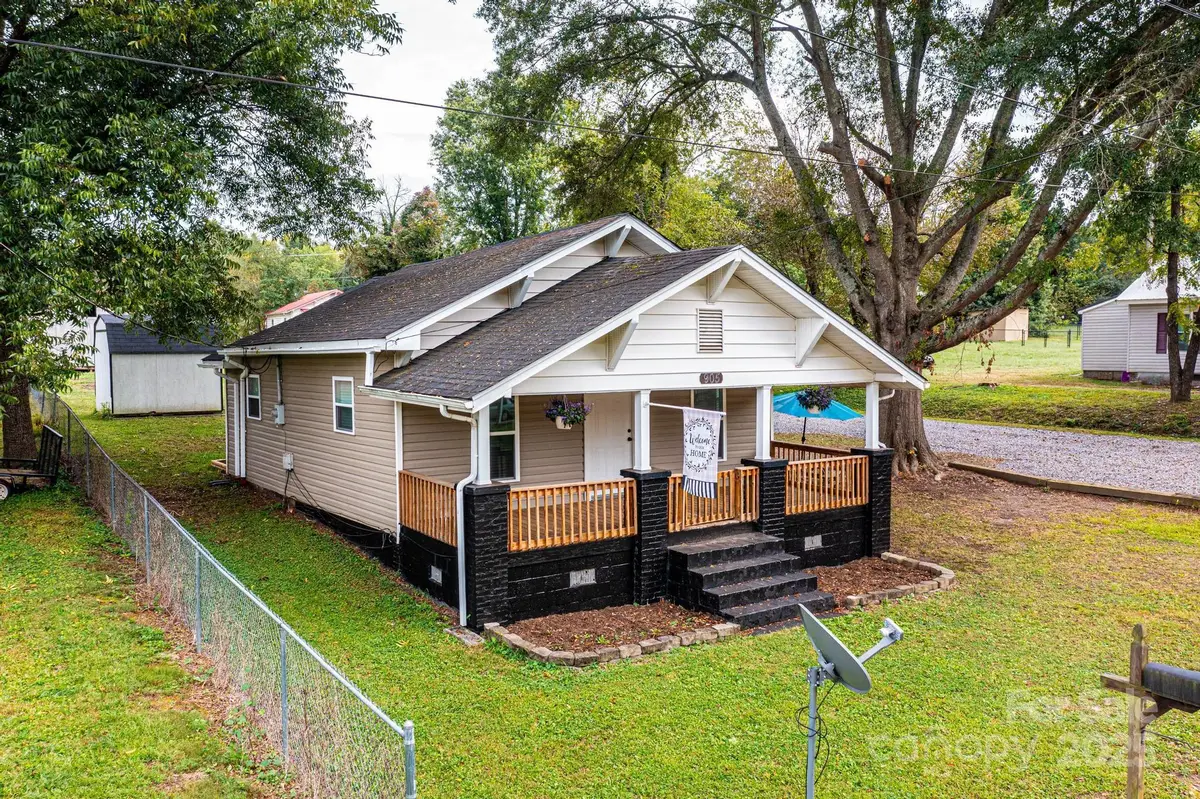 905 Colonial Street Sw, Valdese, NC 28690 - #1