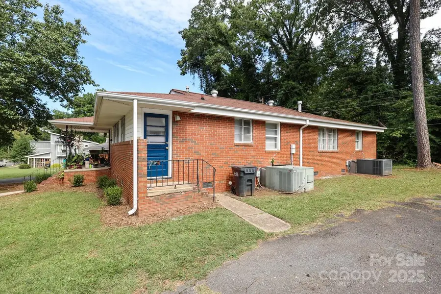 1424 Wembley Drive, Charlotte, NC 28205 - Image #3