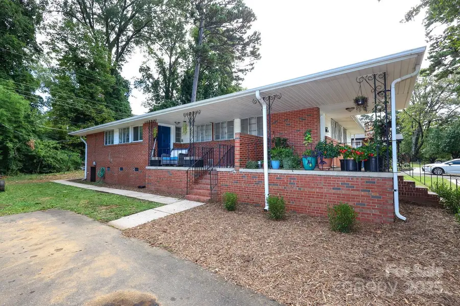 1424 Wembley Drive, Charlotte, NC 28205 - Image #3