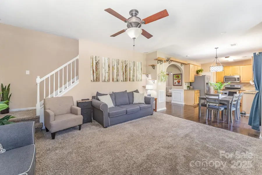 10914 Chastain Parc Drive, Charlotte, NC 28216 - Image #3