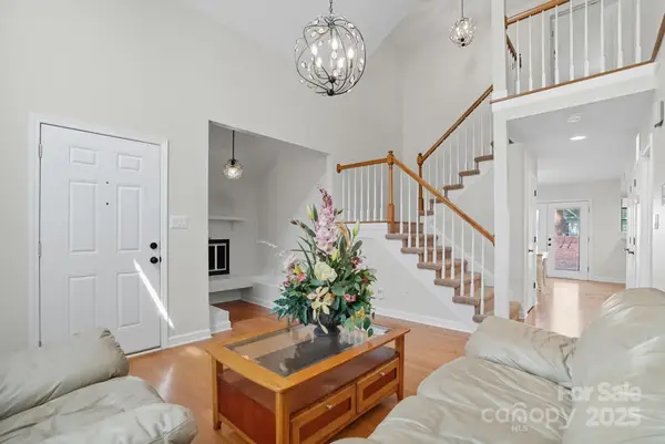 9221 N Vicksburg Park Court, Charlotte, NC 28210