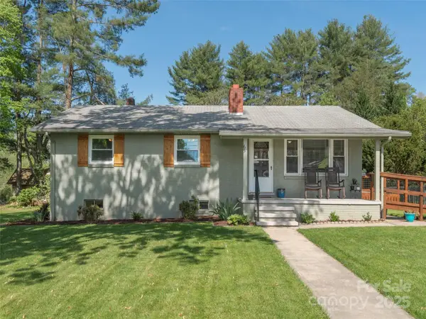 65 Lakeview Street, Clyde, NC 28721