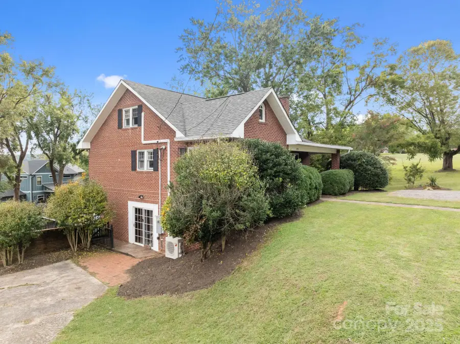 495 Fairview Road, Asheville, NC 28803 - Image #3