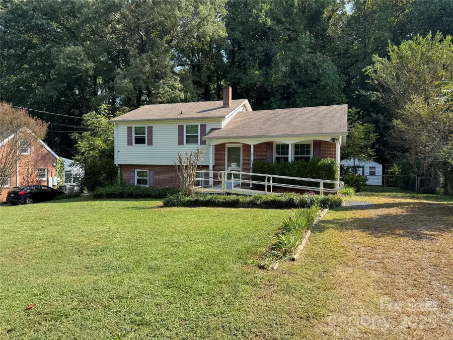 1922 Elmwood Drive, Gastonia, NC 28054 - Image #2