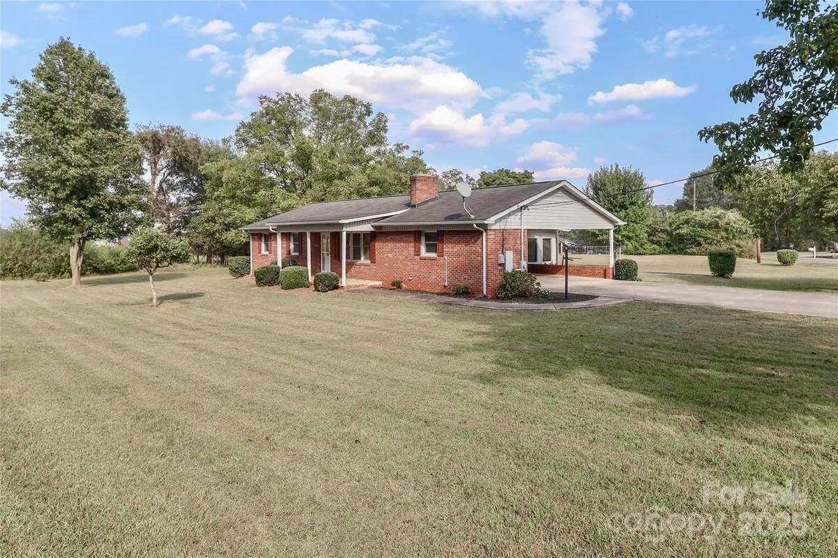 107 Porter Road, Statesville, NC 28625 - Image #1