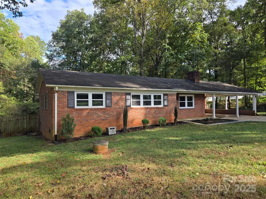 152 Colonial Heights Lane, Statesville, NC 28625 - Image #2