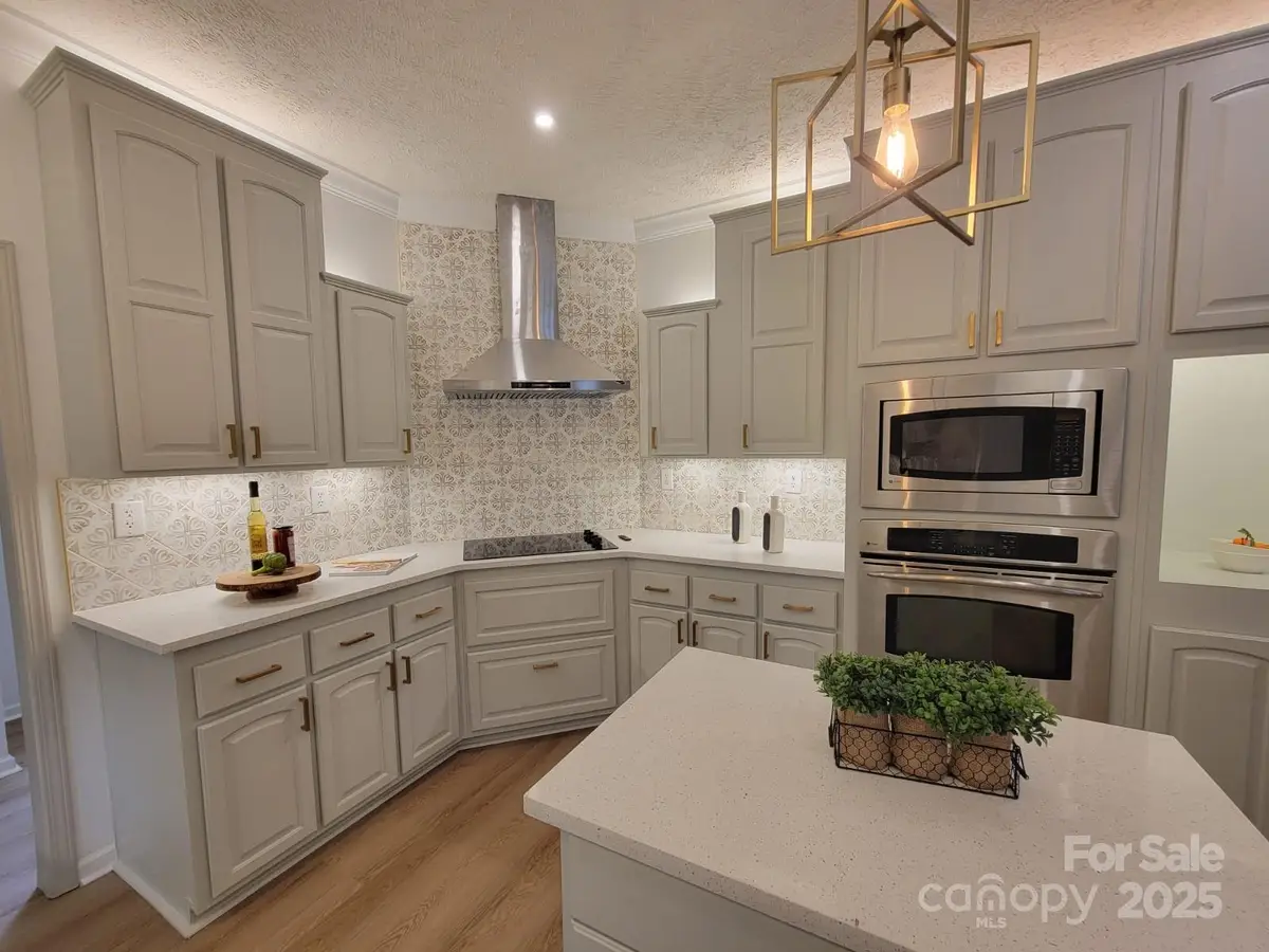 261 Lone Laurel Trail, Hendersonville, NC 28792 - Image #1