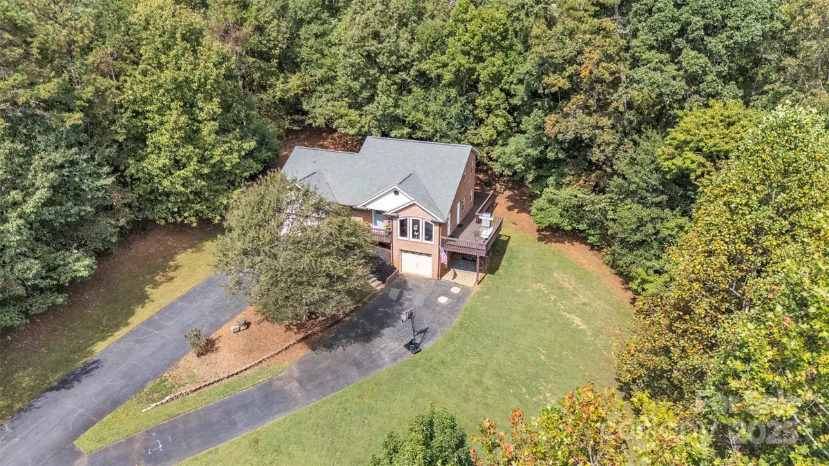 86 Sharon Valley Drive, Hickory, NC 28601 - Image #1