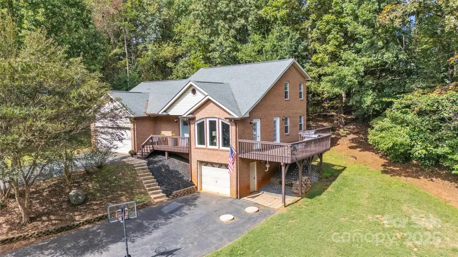 86 Sharon Valley Drive, Hickory, NC 28601 - Image #2