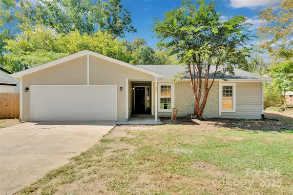 232 Vista Grande Circle, Charlotte, NC 28226