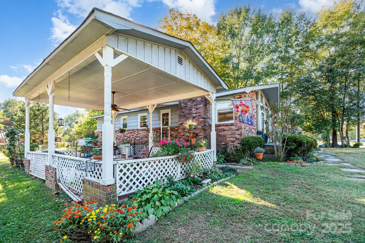 1003 Robinhood Lane, Kannapolis, NC 28081 - Image #1