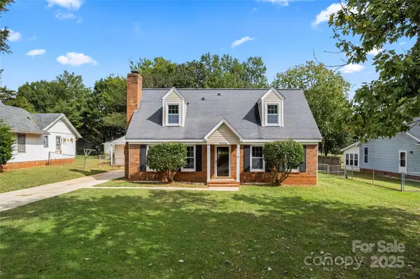 6606 Old Meadow Road, Charlotte, NC 28227