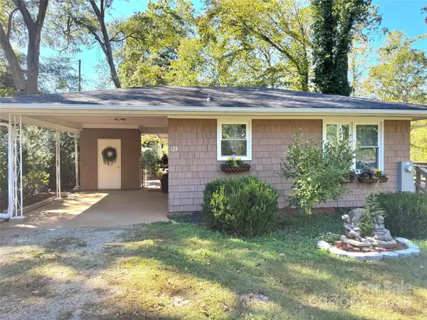 128 Applewood Lane, Spartanburg, SC 29307