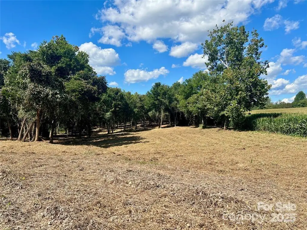 2095 Hatties Way #3, Hamptonville, NC 27020 - Image #1