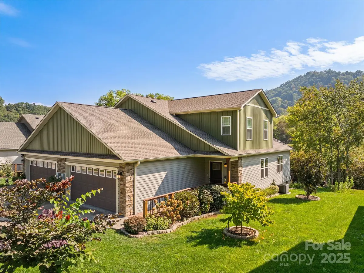 254 February Lane, Waynesville, NC 28785 - Image #1