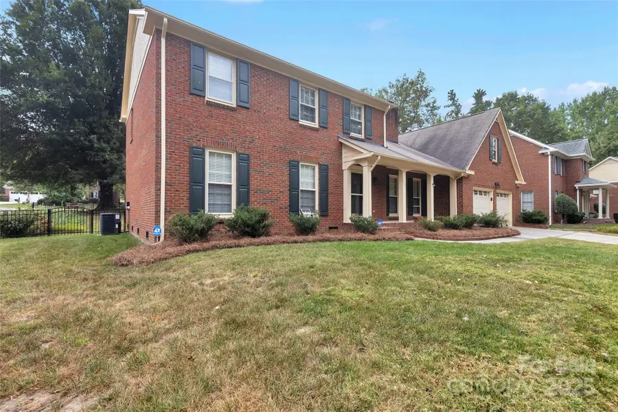 1401 Matthews Plantation Drive, Matthews, NC 28105 - Image #2