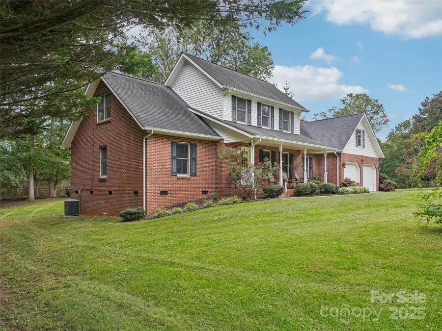 2 Cambridge Drive, Candler, NC 28715 - Image #3