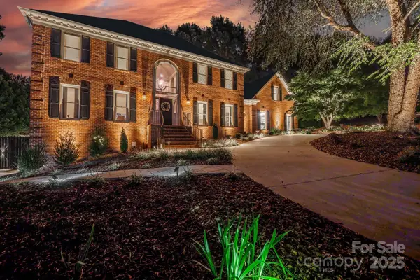 555 19th Avenue Lane Nw, Hickory, NC 28601