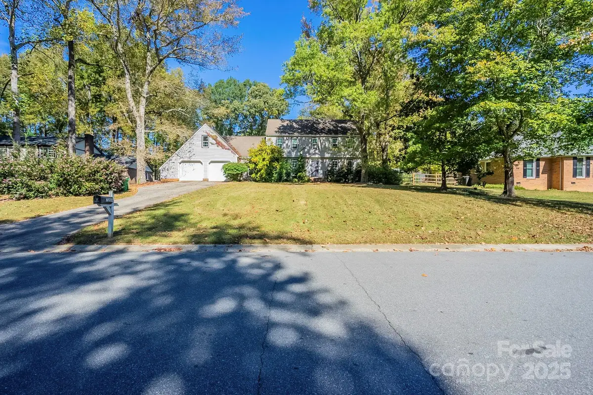 7208 Applecross Lane, Charlotte, NC 28215 - Image #1