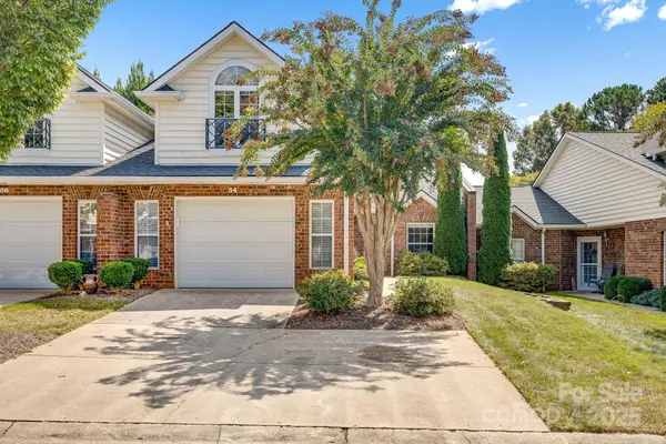 54 Lake Pointe Circle, Hendersonville, NC 28792