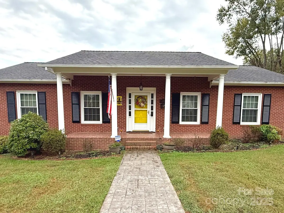 435 Elk Spur Street, Elkin, NC 28621 - #1