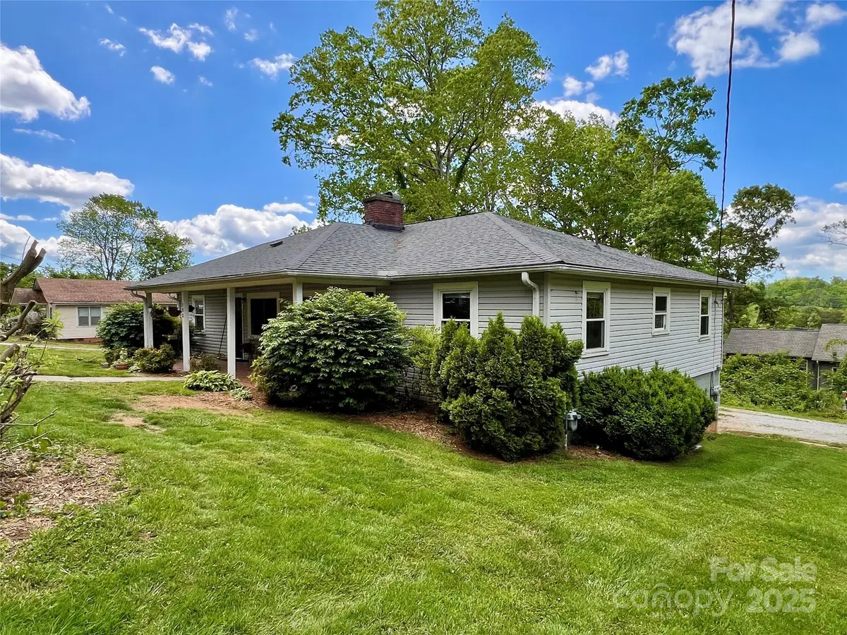 135 Haynes Street, Hendersonville, NC 28791 - Image #1