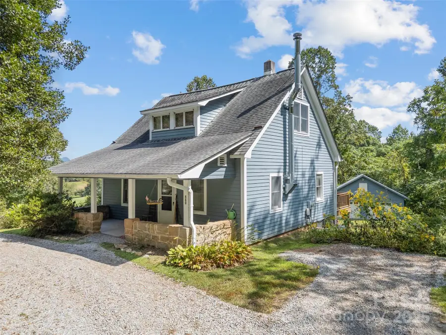 560 Esseola Street, Saluda, NC 28773 - Image #3